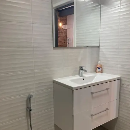 Valgeranna Haerrastemaja * Audru